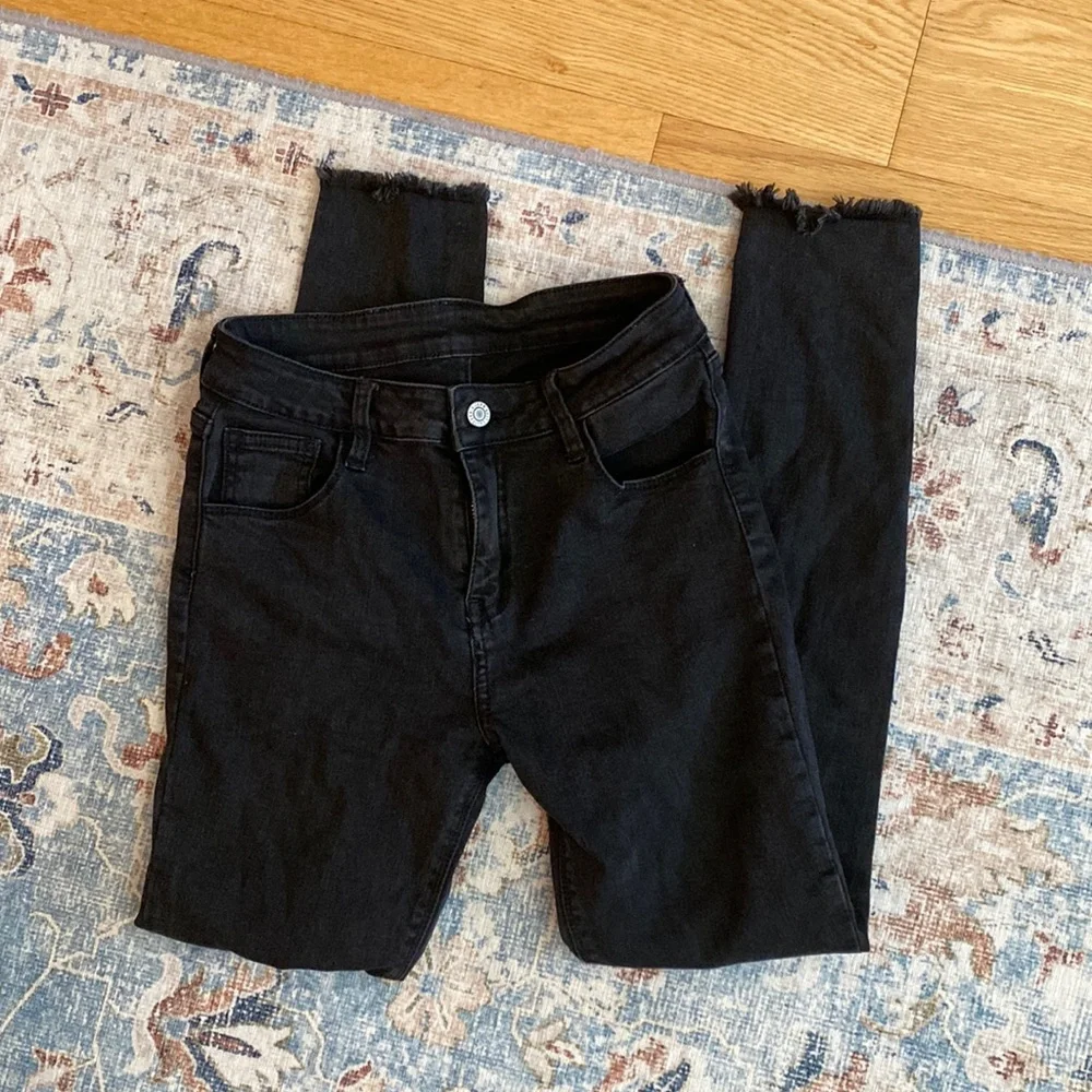 🦋 Brandy Melville John Galt skinny fit jeans - Picture 2 of 6